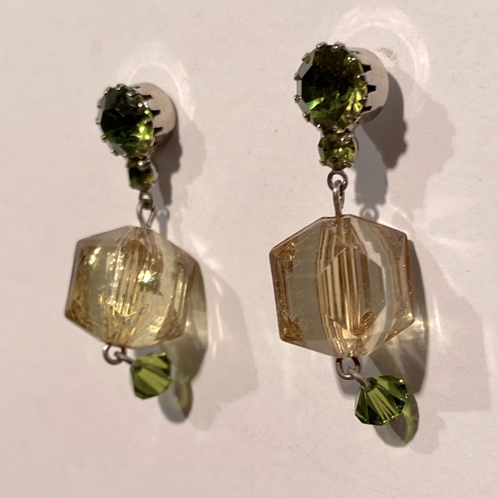 Tarins Tarantino “Peridot” color acrylic bead drop earring